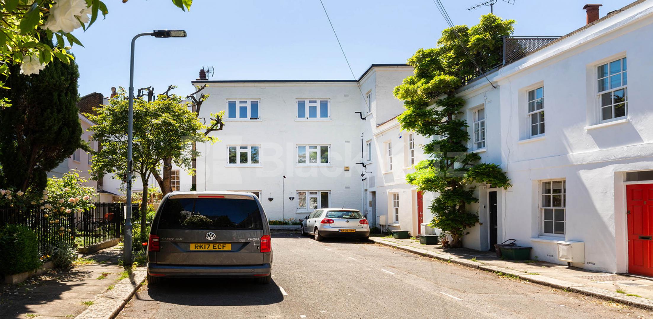 Spacious two bed with a modern kitchen, tiled modern bathroom, mins to tube Fortess Grove, Kentish Town